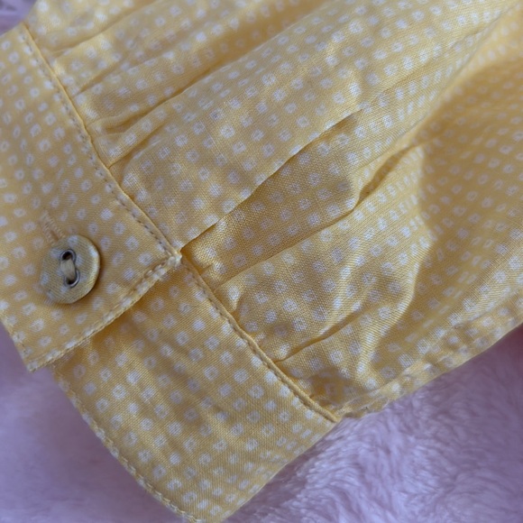 Button down shirt with Pleated Design in Front - Picture 3 of 4